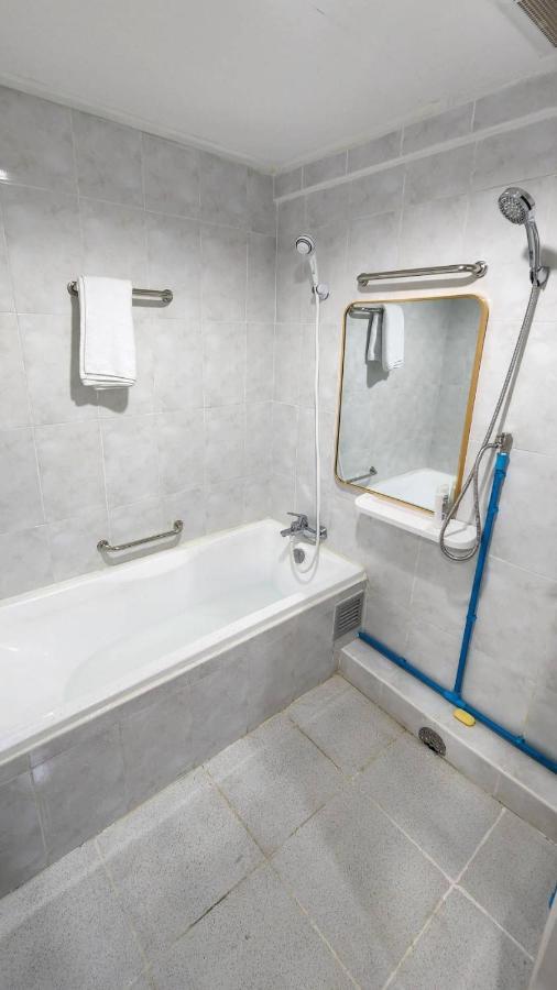 Apartment A4 Dindaeng Bangkok Exterior photo